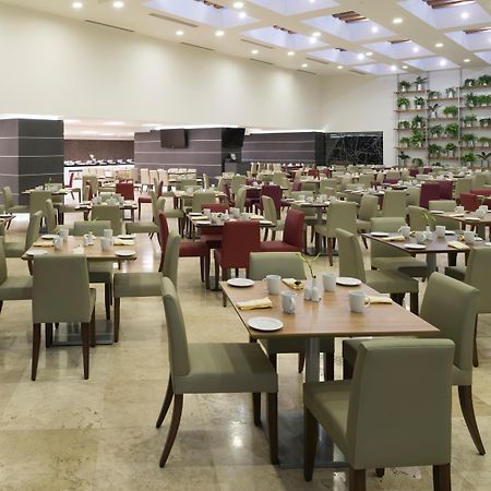 Real Inn Tijuana By Camino Real Hoteles Buitenkant foto The dining room
