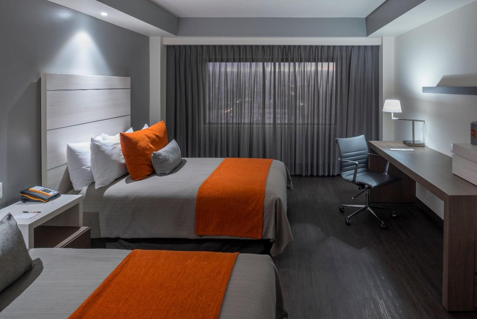 Real Inn Tijuana By Camino Real Hoteles Buitenkant foto A room at the hotel