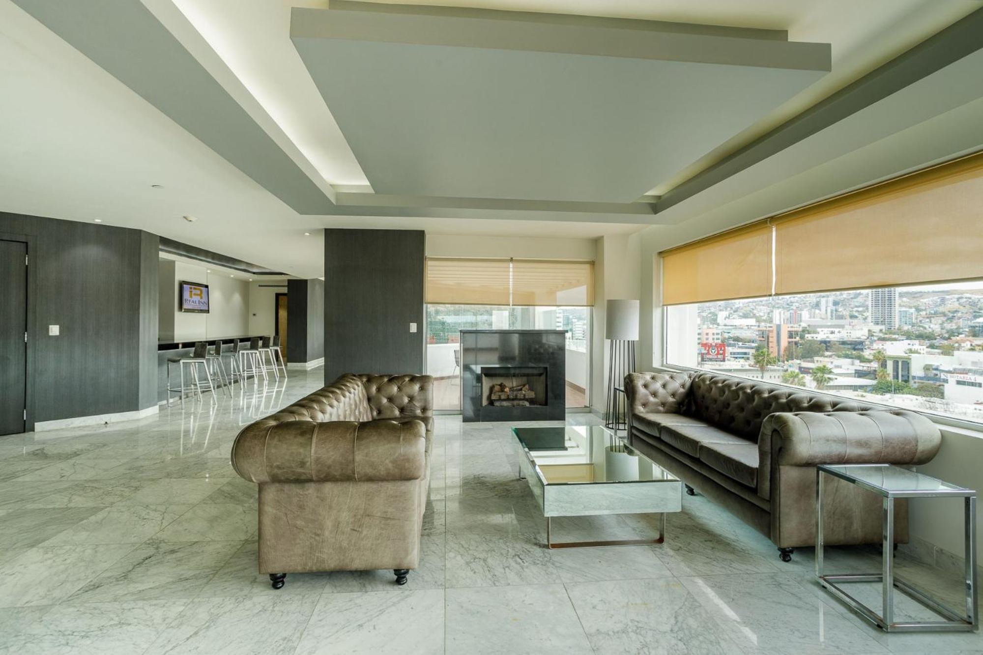 Real Inn Tijuana By Camino Real Hoteles Buitenkant foto The interior of the club