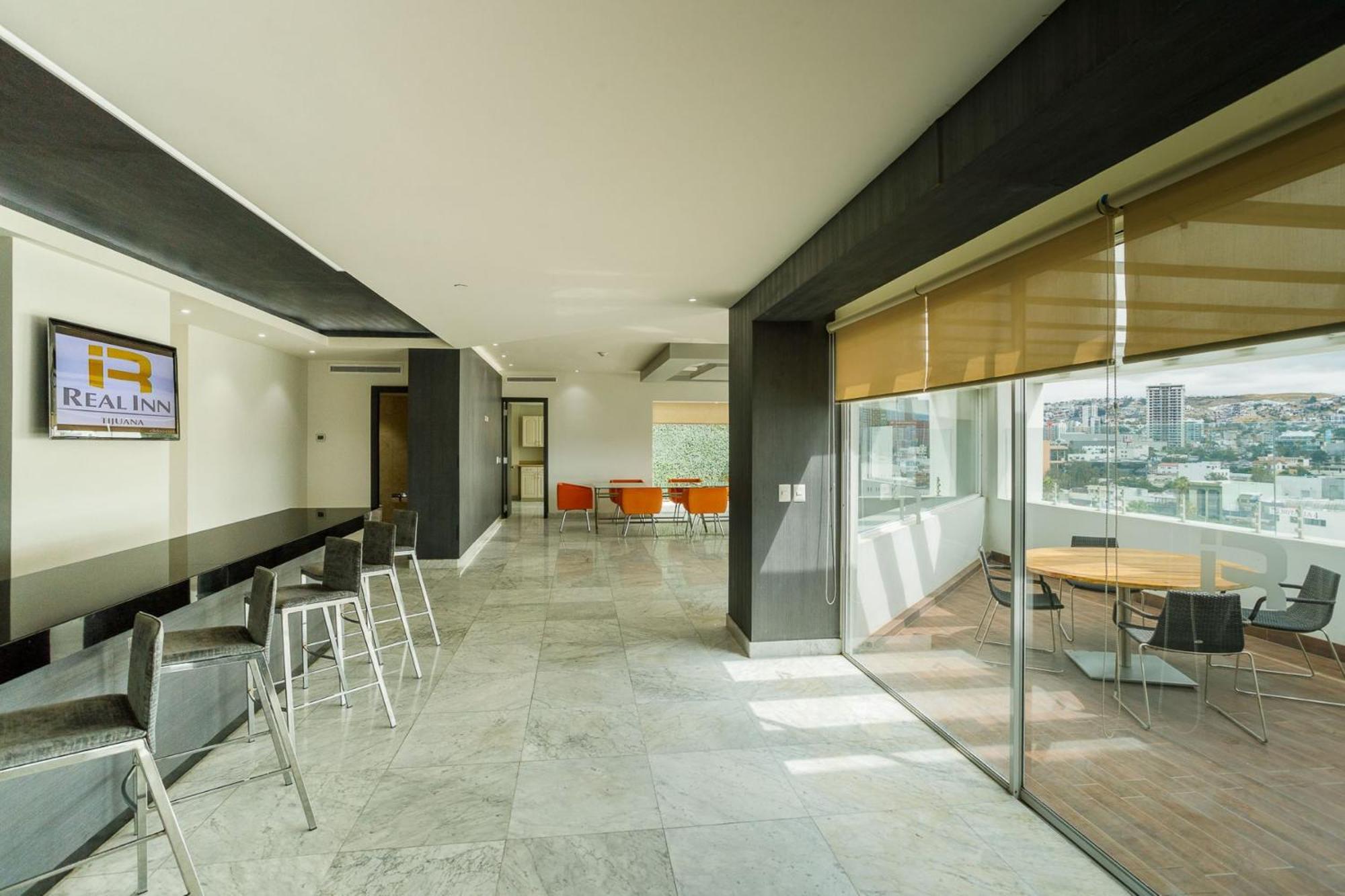 Real Inn Tijuana By Camino Real Hoteles Buitenkant foto The 10th floor of the building