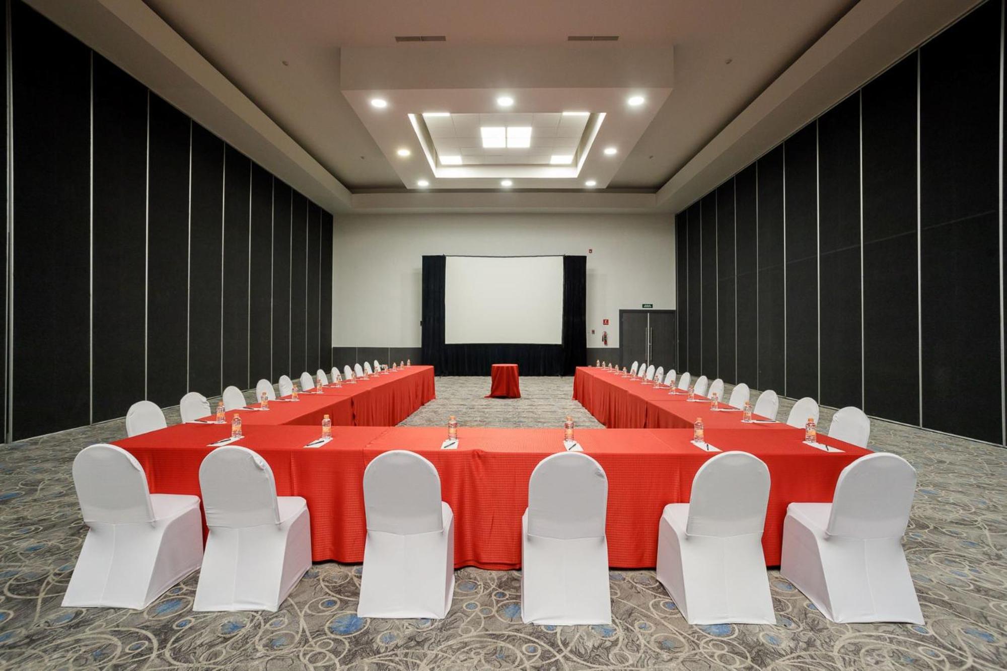 Real Inn Tijuana By Camino Real Hoteles Buitenkant foto Meeting room